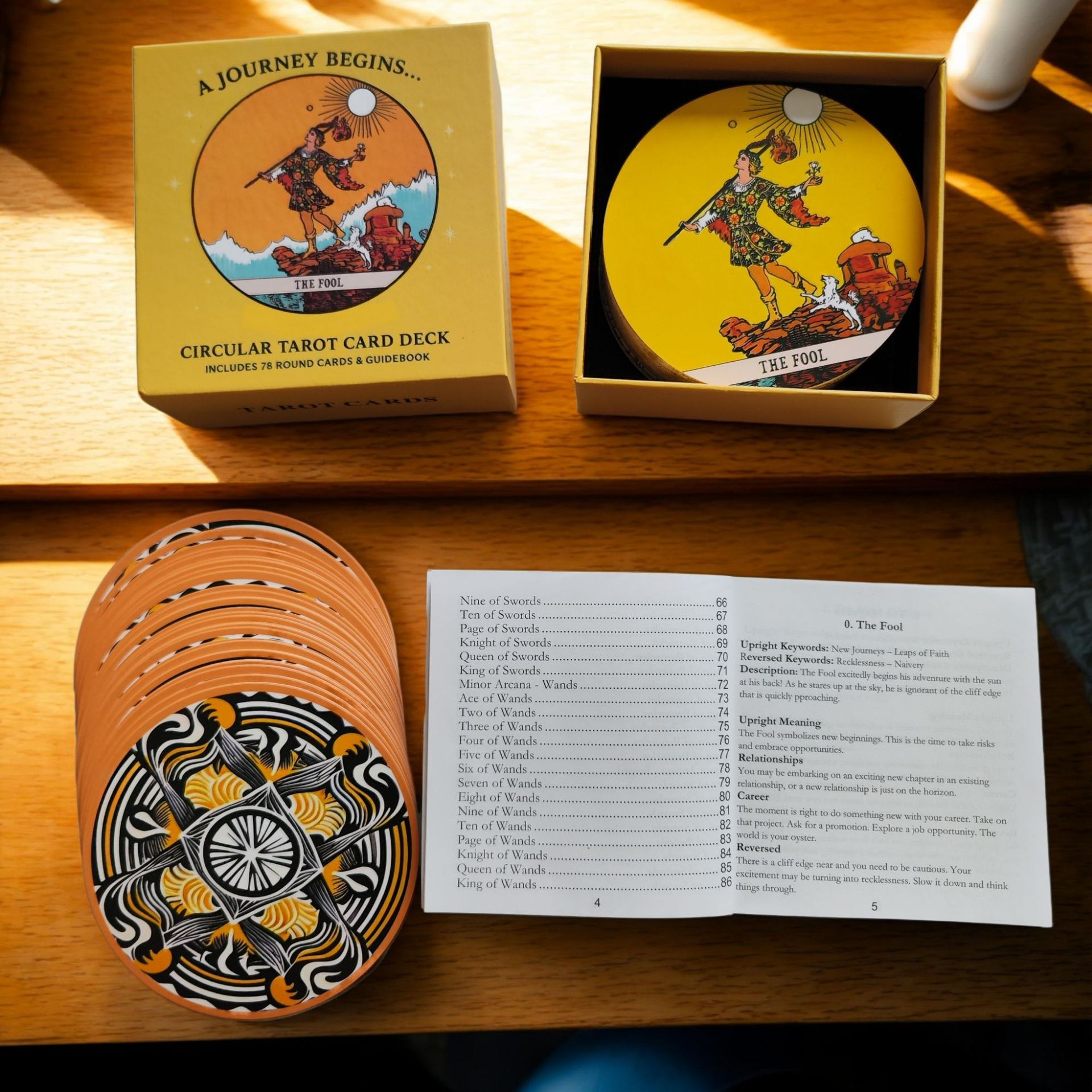 Tarot Cards Deck With Guidebook - Baraja de Cartas del Tarot Circular,